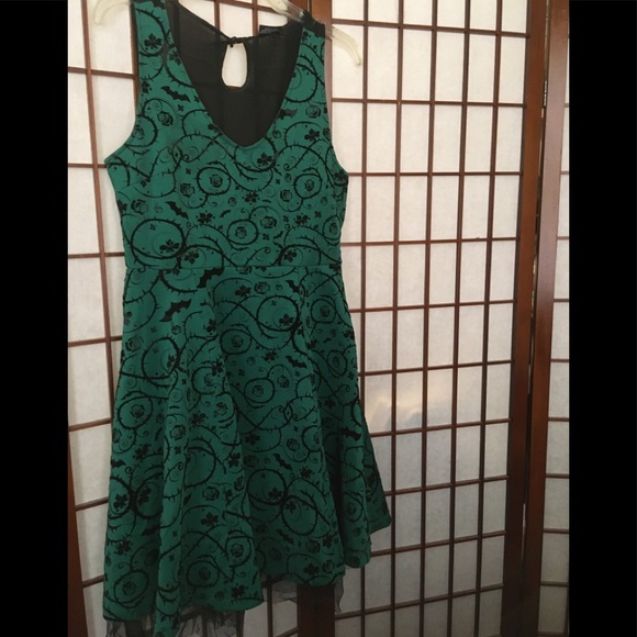 Hot Topic Poison Ivy DC Bombshells Dress Valentine New Year Dress Green - Picture 3 of 14